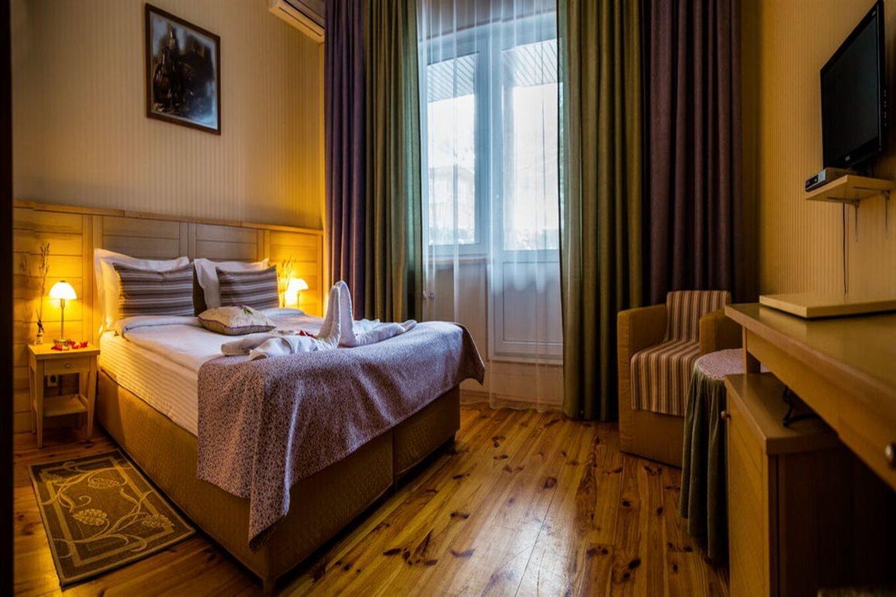 Seasons Spa Boutique Hotel Kozyn Exterior photo