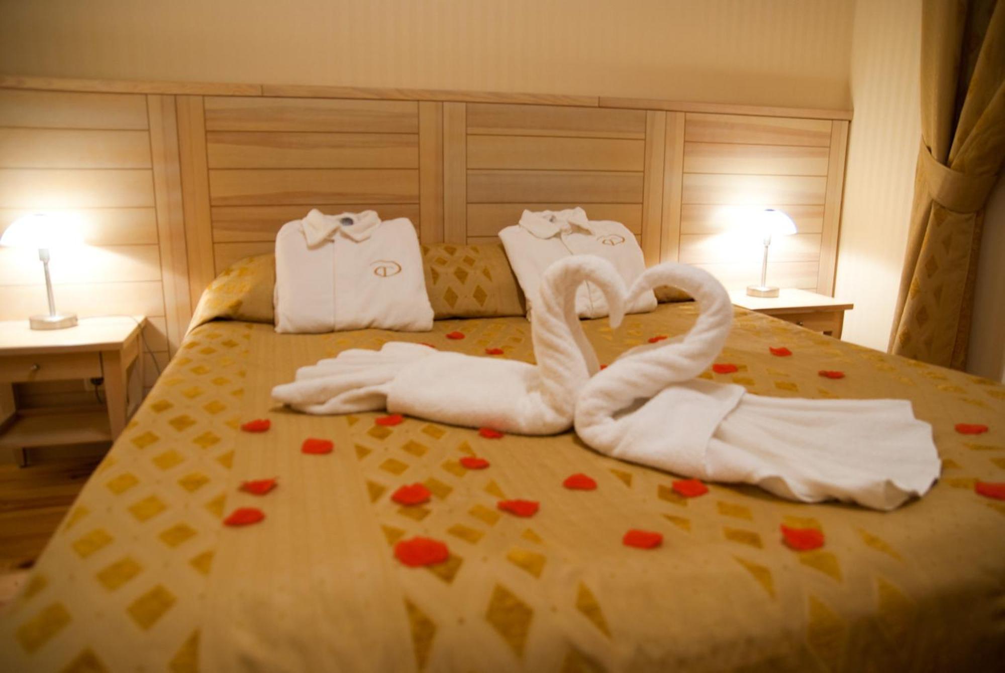 Seasons Spa Boutique Hotel Kozyn Exterior photo