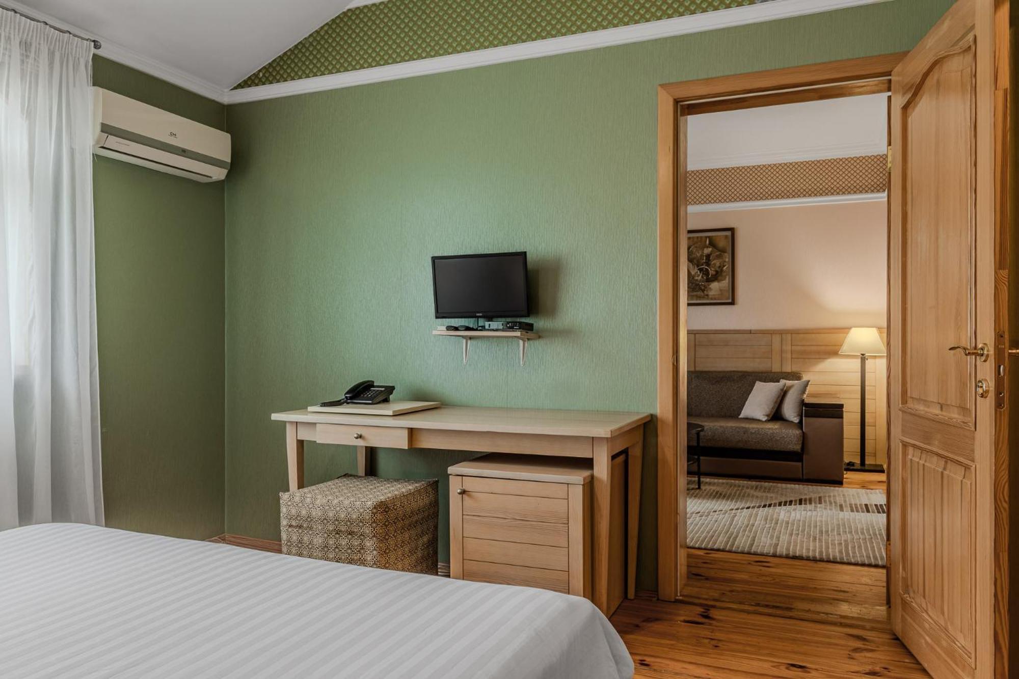 Seasons Spa Boutique Hotel Kozyn Room photo