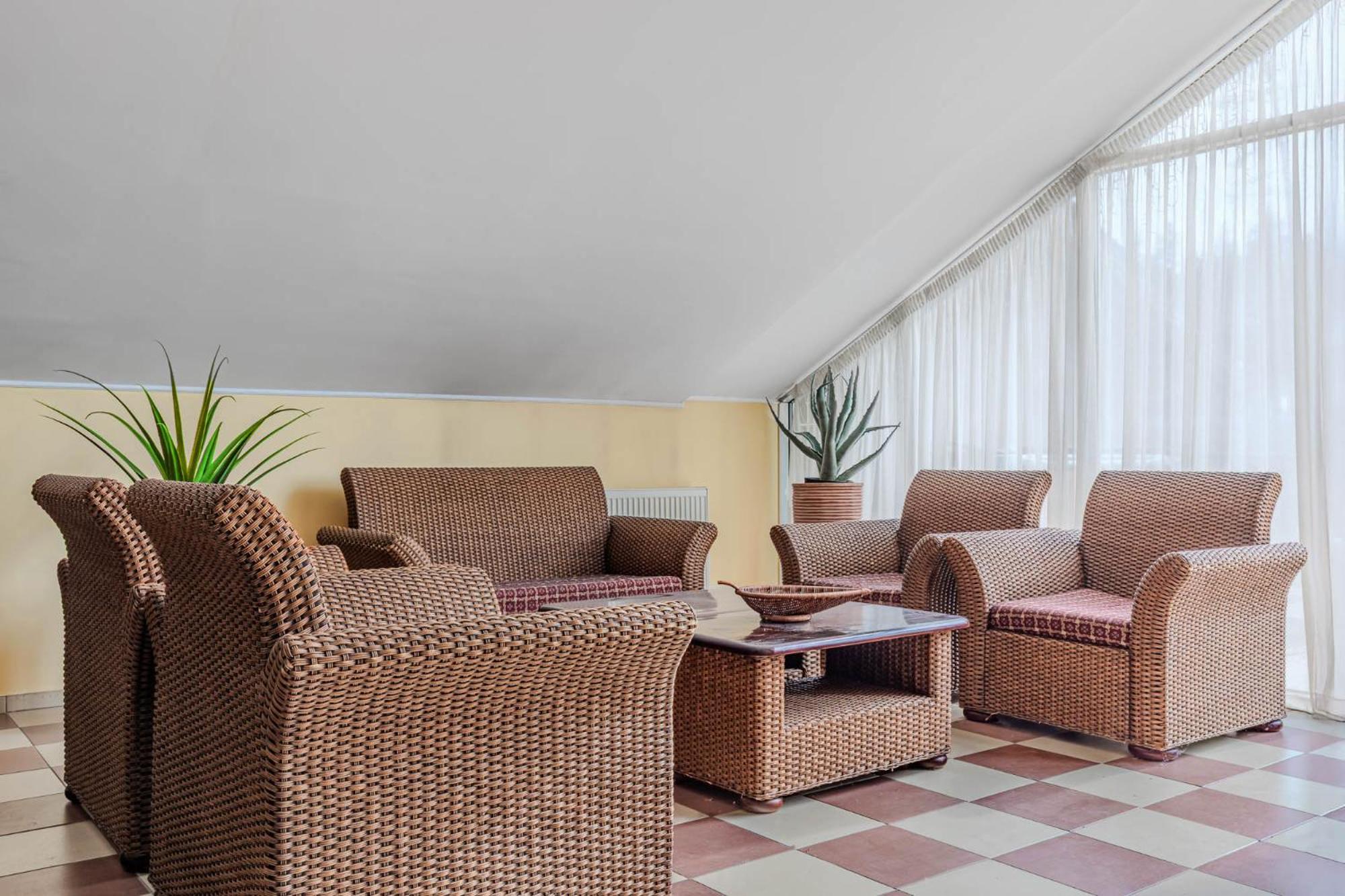 Seasons Spa Boutique Hotel Kozyn Exterior photo