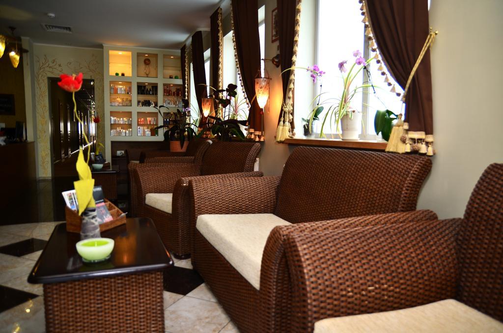 Seasons Spa Boutique Hotel Kozyn Exterior photo