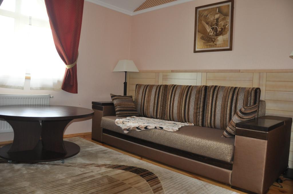 Seasons Spa Boutique Hotel Kozyn Exterior photo