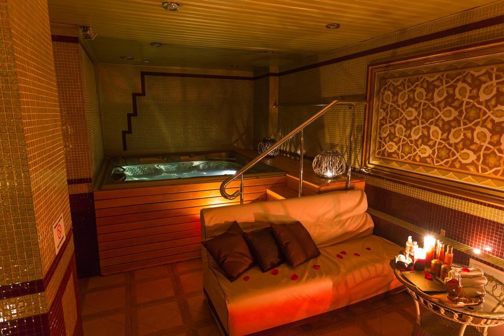 Seasons Spa Boutique Hotel Kozyn Exterior photo